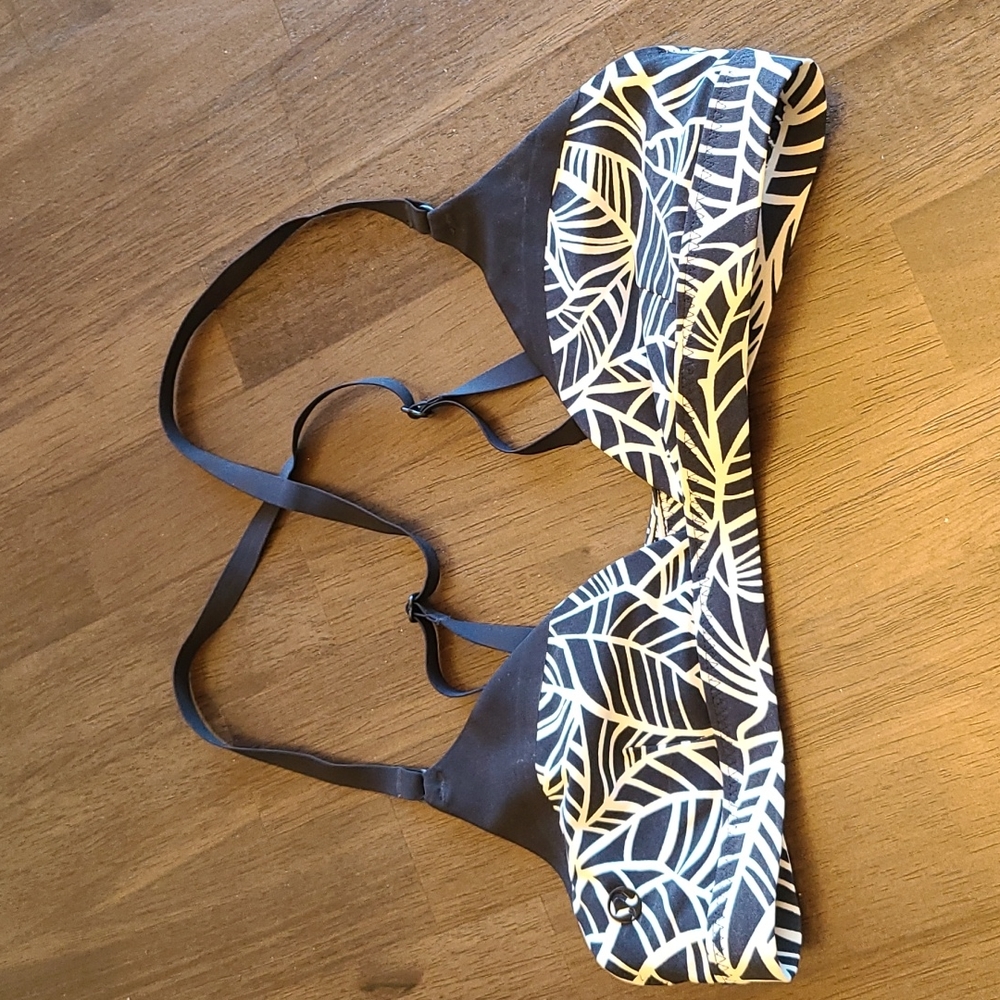 Lululemon fitness top